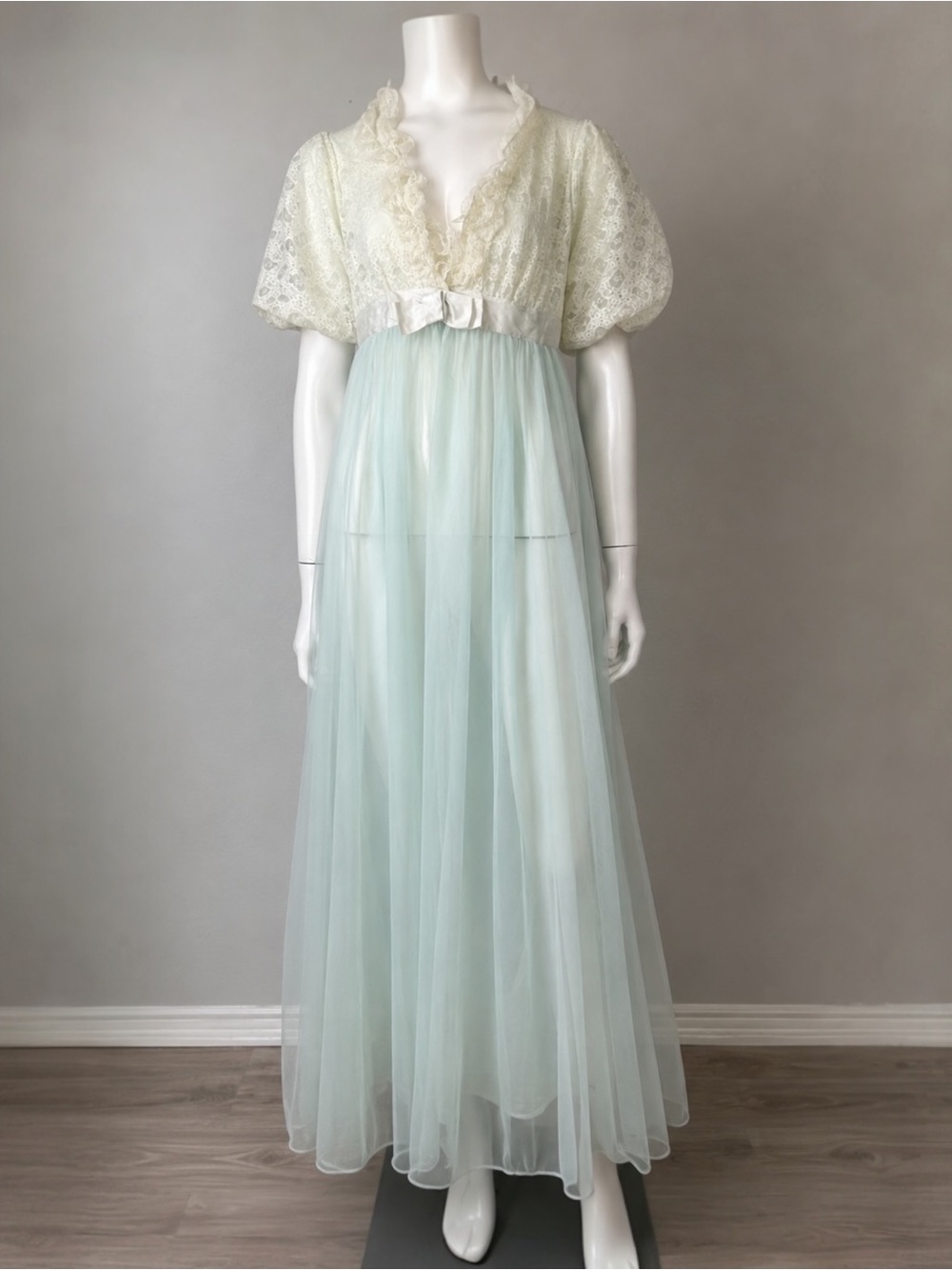 Radcliffe Vintage Seafoam Chiffon Lace Nightgown Peignoir Set M